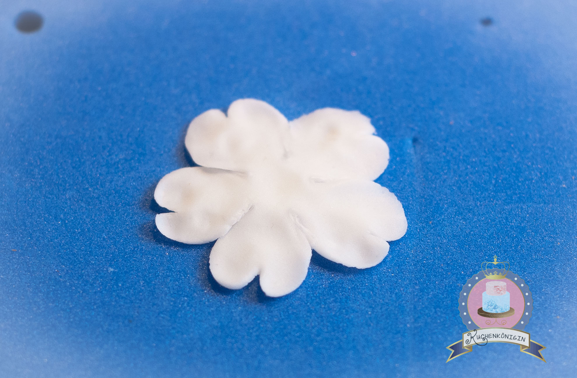 Adretter Vintage Frühlingsstrauß aus Zuckerblüten | Tutorial hier