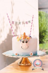 Kuchenkönigin Einhorn Geburtstag Unicorn Birthday Cake Torte Kuchen Glitzer Regenbogen Rainbow Schokolade Straciatella