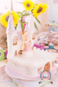 Kuchenkönigin Knight Princess Fairy Tale Ritter Prinzessin Fondant Torte Cake Castle Rosa Schwerter Kekse Cakepop Cupcake Birthday Geburtstag